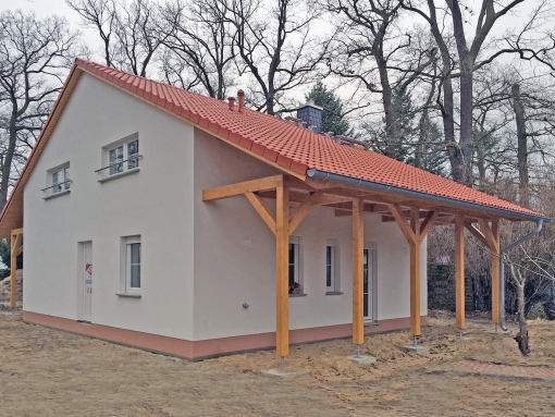 News - Central: Dieses Ferienhaus mit 110 Quadratmetern Wohnflche kann am Wochenende in Schnwalde-Glien besichtigt werden. Foto: Roth-Massivhaus